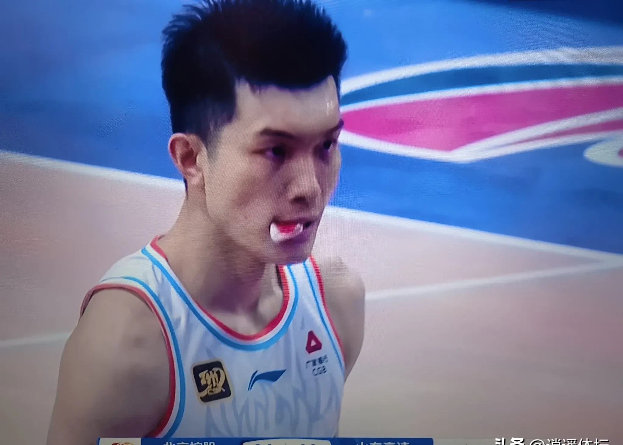 澳客足彩网站-包含队员受伤在赛场上昏厥，球迷担心不已的词条